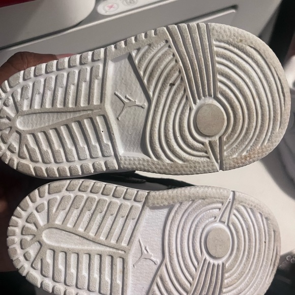 Jordan 1 Sneakers 5C - Picture 6 of 9